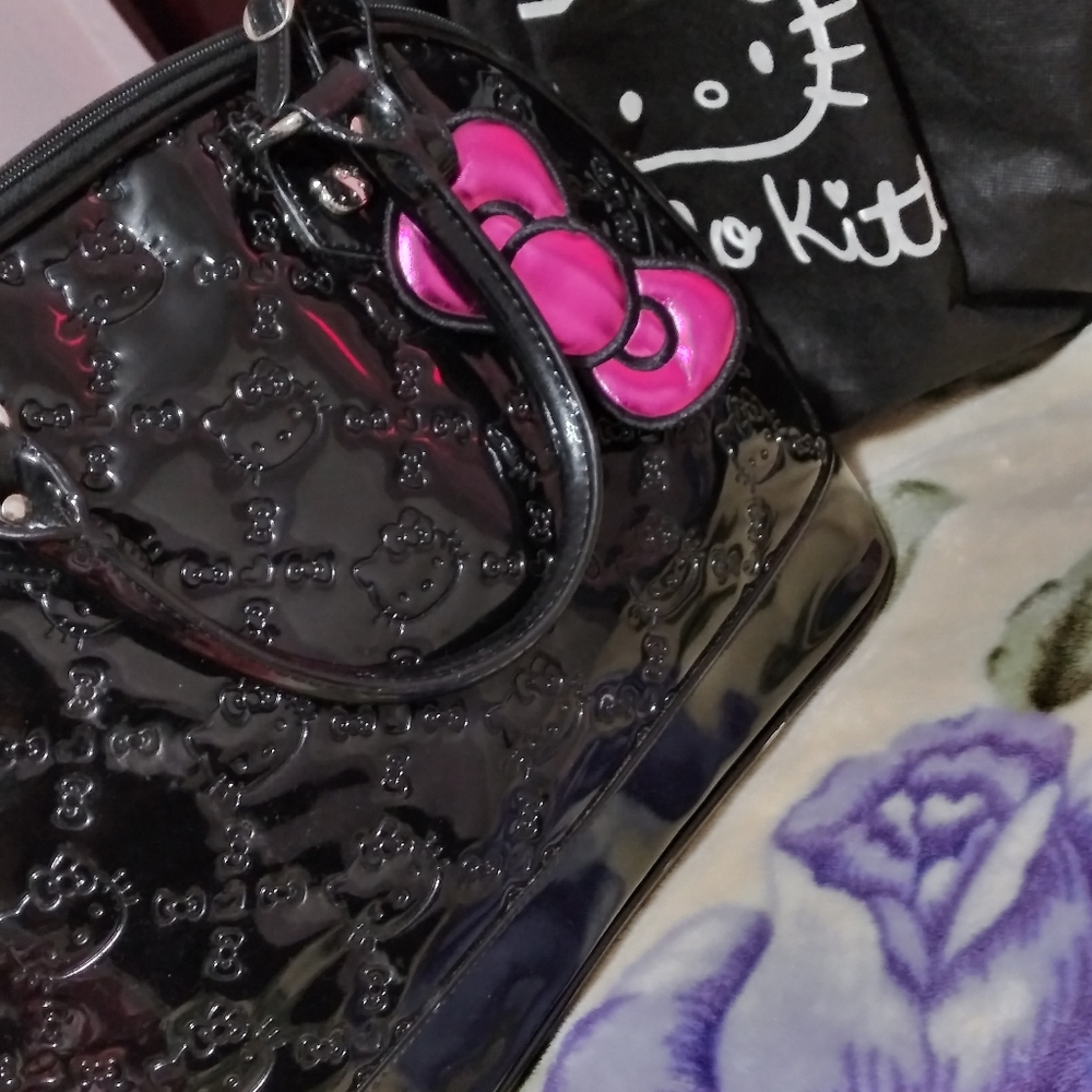 Black hello kitty purse 👛